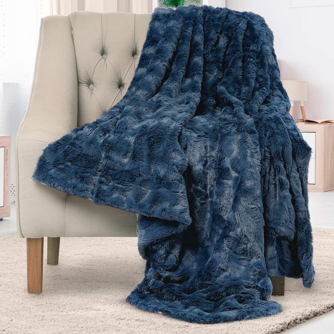 Everlasting Comfort Soft & Comfortable Navy Blue Faux Fur Throw Blanket for Couch - (50"x65") Minky & Fluffy Fall Blankets & Throws, Plush Fuzzy for Bed, Sofa & Living Room - Cozy Home Decor