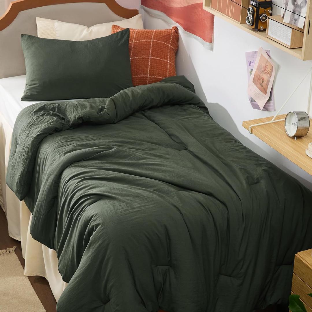Bedsure Twin/Twin XL Comforter Set, Dark Green Soft Prewashed Bedding for All Seasons, 2 Pieces GentleSoft Bed Set, 1 Lightweight Comforter (68"x88") and 1 Pillowcase (20"x26")