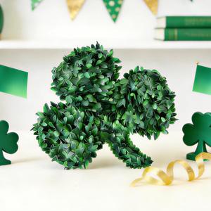 7.9'' St. Patrick's Day Table Decoration Artificial Leaf Clover Shamrocks Wooden Signs Irish Decor Lucky Green Clover for Irish Holidays Party Home Office Window Decor