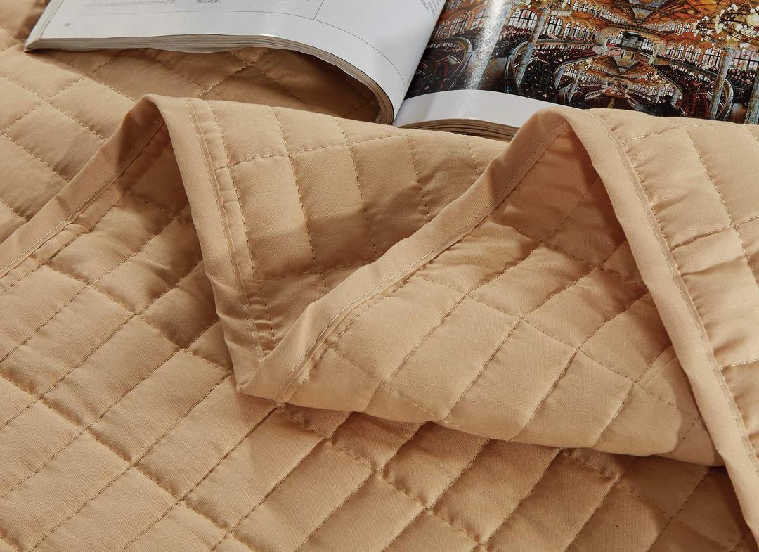 88in x 92in Bed Cover, with 2 pillow cases
