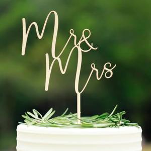 CC TOWN Mr & Mrs Wood Cake Topper, Bride and Groom Cake Topper Wedding Anniversary Bridal Shower, Engagement Party Decorations, Wedding Decoration, Perfect Keepsake(Design 02)