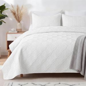 Whale Flotilla Extra Soft Full Queen Quilt Bedding Set, Lightweight White Bedspreads Quilts Queen Size with Modern Pattern, Reversible 3-Piece Coverlet with 2 Pillow Shames for All Seasons