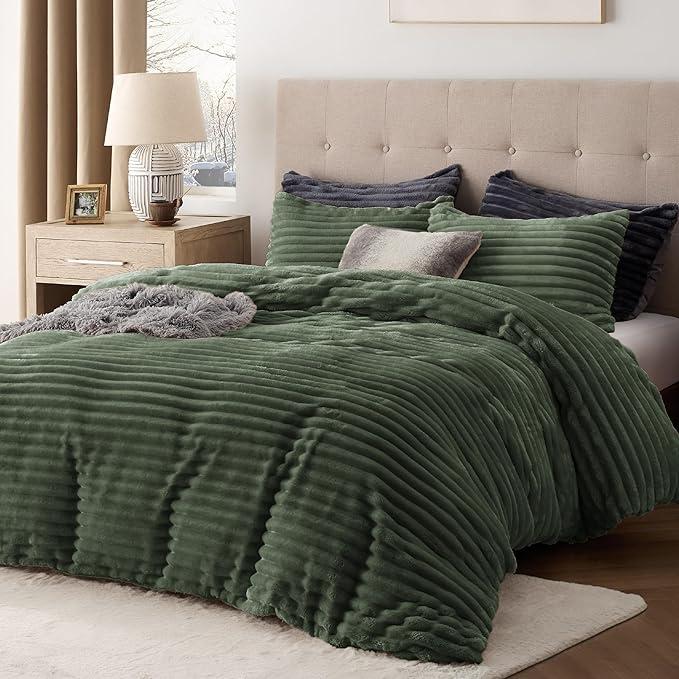 Bedsure Fluffy Duvet Cover Set - Ultra Soft Plush Shaggy Comforter Cover Queen Size, Warm Flannel Fleece Bed Sets for Winter, 3 Pieces (Striped Pattern, Green)