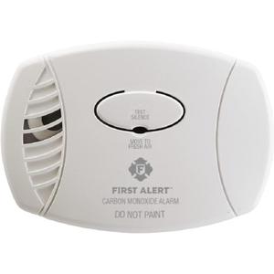 First Alert 1039734 Fat Plug-in Carbon Monoxide Alarm with Battery Backup, 8.50" x 6.75" x 2.25"