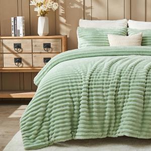 Jameswish Fluffy Comforter King Set - Soft Flannel Faux Fur Comforter Sage Green Winter Warm Fleece Bedding Set, Fuzzy Bed Bet 3 Pieces, 1 Shaggy Comforter with 2 Pillowcases