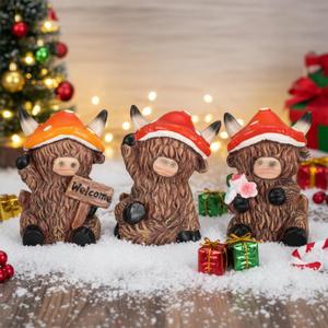 Geelin 3 Pcs Christmas Highland Cow Figurines Decor with Mushroom Welcome Highland Cow Gnomes Scottish Resin Statue Calf Lovers Gifts for Xmas Farmhouse Home Garden Bathroom Kitchen Office Table