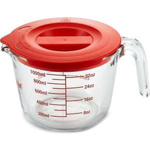 NutriChef 4 Cups Glass Measuring Cup with Lid (34 oz) - Heat-Resistant Borosilicate Liquid Measure Cup with Easy-Read Scale for Cooking, Baking and Food Storage, Dishwasher and Freezer Safe