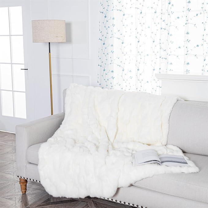 Fur Blanket Throw for Couch White Rabbit Hide Fur Throw Blanket Fuzzy Fluffy Super Soft Furry Plush Decorative Comfy Shag Thick Sherpa Shaggy Throws and Blankets for Sofa, Bed, 55.12x62.99 inch, White