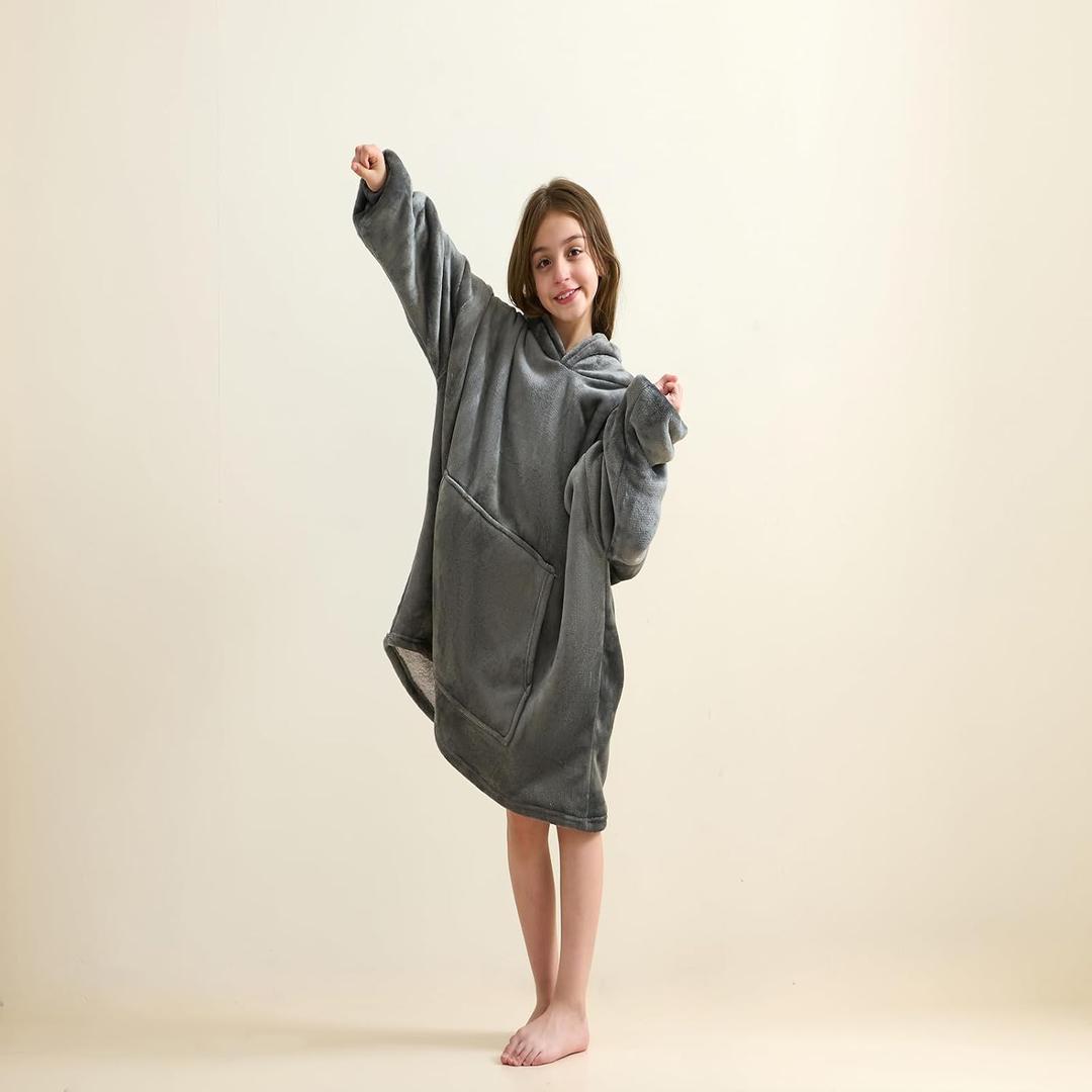 TSUTOMI Wearable Blanket Hoodie for Kids, Cozy Wearable Blanket Hoodie for Teens Girls Boys, Warm Blanket Sweatshirt Gift for Teenage, Hoodies Blanket with Sleeves and Giant Pocket - Light Grey