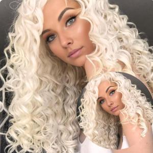 Fencca Platinum Blonde Long Curly Wigs for Women Heat Synthetic Wave Curly Wig Free Part Full Curly Hair Wigs for Daily Party Use
