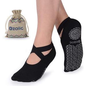 Ozaiic Pilates Socks for Women Non Slip Grip, Yoga Socks with Grippers for Barre, Hospital, Ballet, Dance, Barefoot Workout (One Size, Black 1p)
