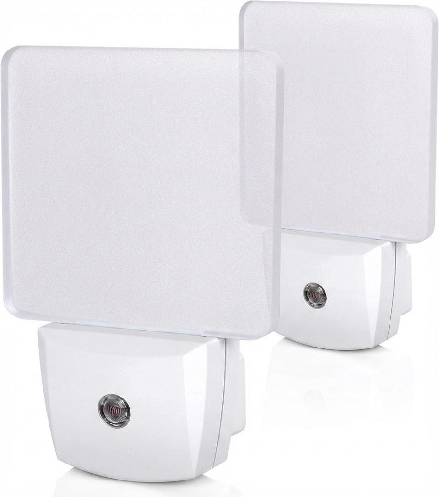 DEWENWILS Plug in LED Night Light with Light Sensor, Dusk to Dawn, Kids Nightlight for Nursery, Bathroom, Hallway, Bedroom, Cool White Light, Flat Clear Design, UL Listed, 2 Pack