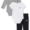 Nike Baby Essentials Bodysuits and Pants 2-Piece Set