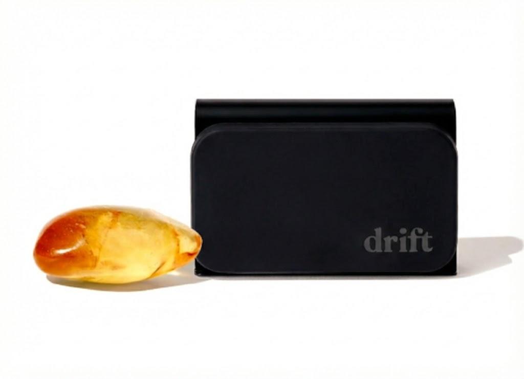 Drift Car Air Freshener - Stone Air Freshener Car Odor Eliminator - Long Lasting Scent - Auto Accessories - Metal Clip - Essential Oils - Clean Ingredients - Amber Scent Starter Kit