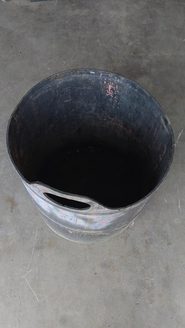 24" x 24" Black Bucket