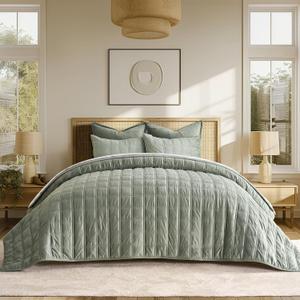 EVERGRACE 3 Pieces Luxurious Velvet Quilt King Size, Ultra Soft Bedspread Coverlet Set, Double Box Stitch Lightweight Velvet Comforter for All Season with 2 Shams, Sage Green, 108"x96"
