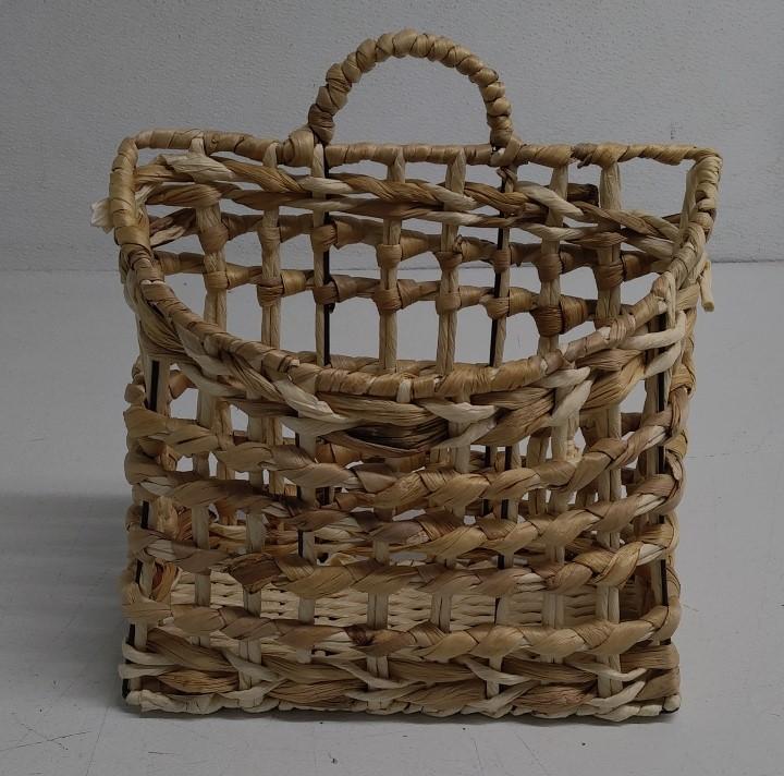 Decorative Storage Baskets Home Storage Baskets Plastic Storage Baskets Storage Basket with lid Woven Basket with lid Wicker Basket with lid Straw Tabletop Basket Home Organizer 12x5x12 inch