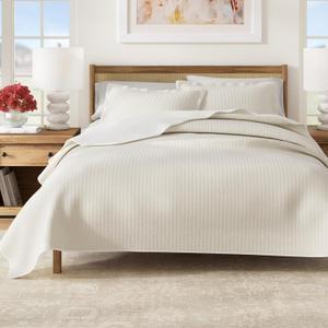 Great Bay Home Full/Queen Quilt Bedding Set, 3-Piece Lightweight Summer Channel Stitch Quilt Set with Shams, Ultra Soft Cream Bedspreads, Quilted Bedding Coverlets for All Seasons (02 - Basketweave Whisper White)