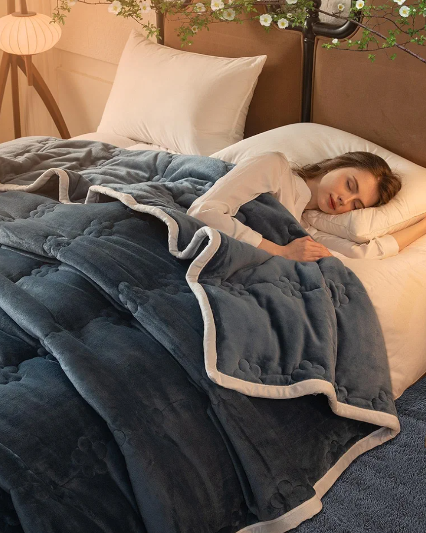 Super Soft Throw Blanket Ivory Premium Silky Flannel Fleece 3D Checkered Lightweight Bed Blanket All Season Use (Navy, 91"x80")