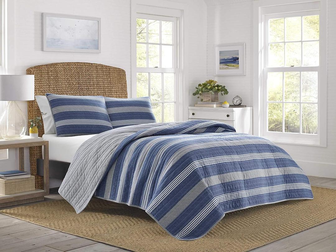 Nautica - Queen Quilt Set, Cotton Reversible Bedding with Matching Shams, Home Decor for All Seasons (Saltmarsh Blue, Queen)
