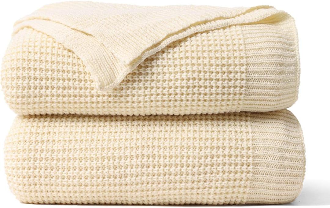 Waffle Knit Throw Blanket, Ultra Soft Lightweight & Breathable All-Season Blankets for Queen/King Size Bed, Waffle Weave Blanket for Home Decor, Office, Couch & Gift Giving (90x108 Inch)