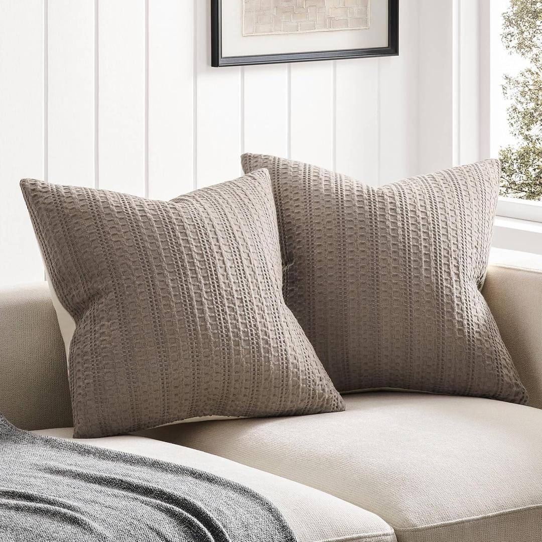 ZeeMart 100% Cotton Waffle Textured Throw Pillow Covers Set of 2, 20x20 Inch Cocoa Brown, Soft Farmhouse Decorative Couch Pillow Cases Brown Cushion Covers for Sofa Bed Living Room Home Decor