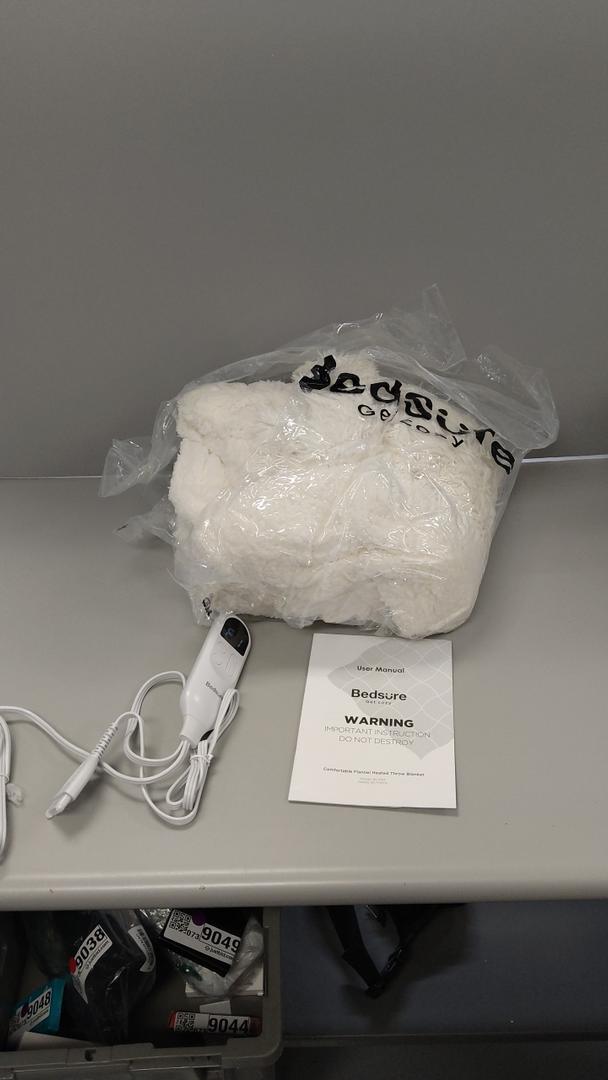 Bedsure Faux Fur Heated Blanket Throw Blanket, Fast Heating Fluffy Electric Blanket, Heated Throw with 4 Time Settings & 6 Heating Settings, Cozy Gifts for Women Men (50x60 Inches, Cream)