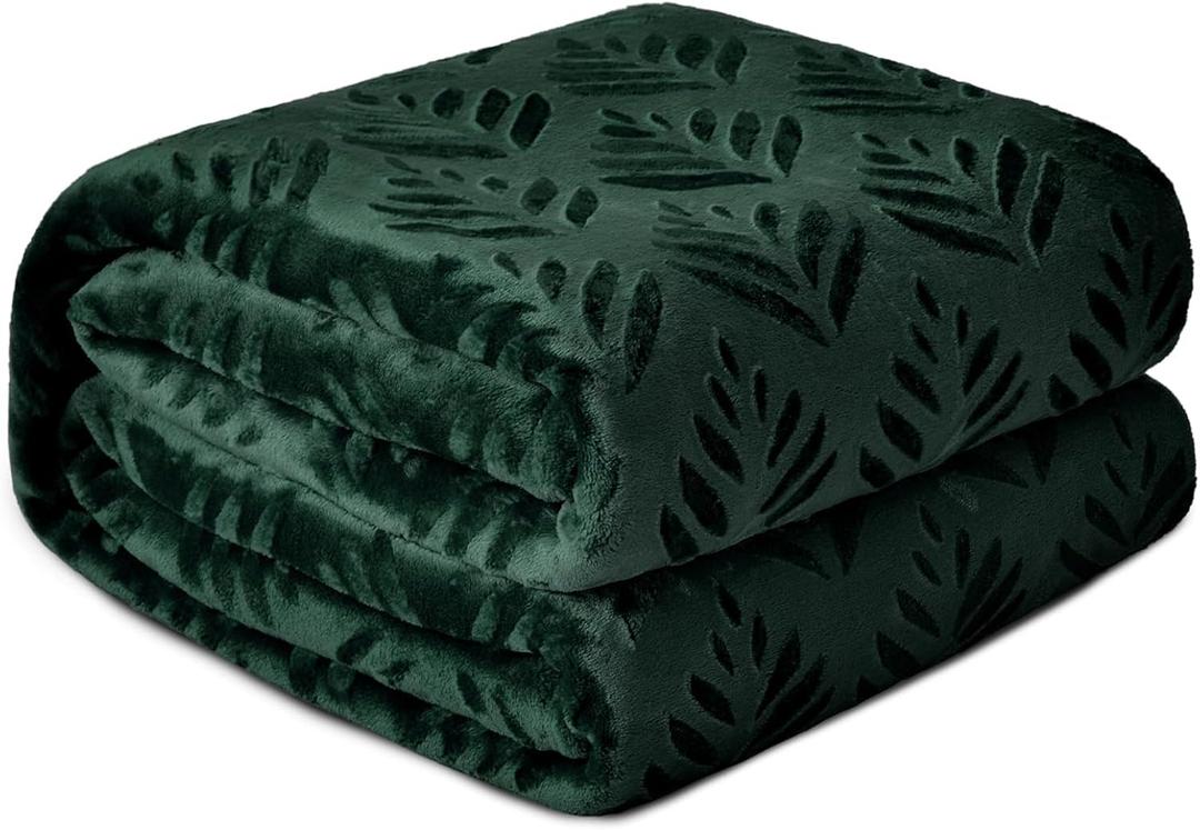 Exclusivo Mezcla Twin Size Fleece Blanket for Bed, Super Soft and Cozy Blankets All Season Use, Leaves Pattern, Plush Fuzzy Lightweight, Forest Green, 60x80 Inch