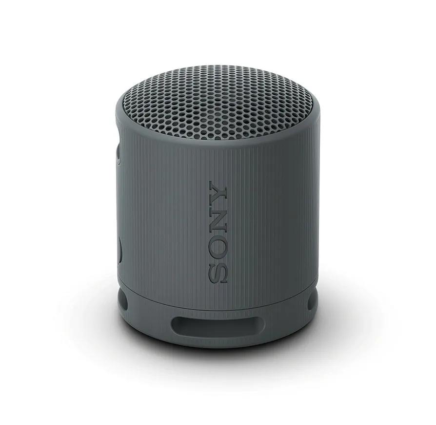 Sony SRS-XB100 Altavoz de viaje inalámbrico Bluetooth portátil, ligero, supercompacto, duradero, IP67, impermeable y a prueba de polvo, batería de 16 horas, correa versátil y llamadas manos libres,