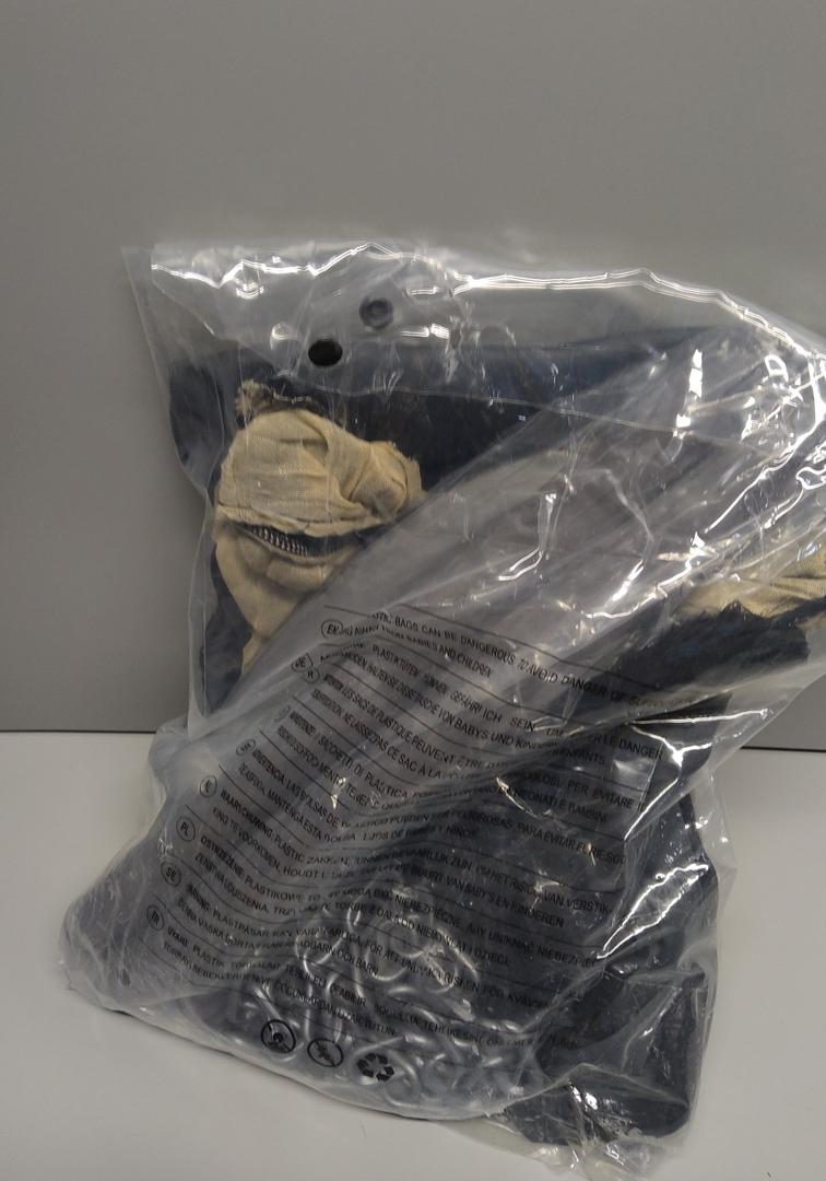 Black Cloth with Chain 