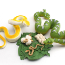6PCS 6.5Inch Plastic Realistic Emerald Tree Boa Constrictor Figurine Python Figurine Solid Snake Figures Cobra Life Cycle With Leaves Diorama Supplies Party Favors Cake Topper For Boys Girls Kid