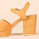 Amazon Essentials Women's Platform Heel Sandal (9, Dark Orange Faux Suede)