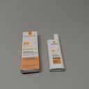 La Roche-Posay Anthelios Sunscreen SPF 40, Ultra-Light Fluid Broad Spectrum SPF 40, Face Sunscreen with Titanium Dioxide Mineral, Lightweight & Fast-Absorbing, Oil-Free, Matte Finish (Tinted)