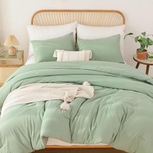 ROSGONIA Oversized Queen Comforter Sage Green, 3pcs (1 Green Comforter & 2 Pillowcases) Lightweight Oversized Queen Comforter Sets Bedding Blanket Quilts