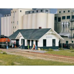 Walthers Cornerstone Clarkesville Depot 933-3240 N Scale Model Railroad - Structure Kit