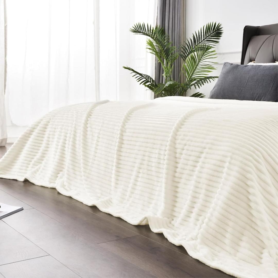 BEDELITE Fleece Blanket King Size  3D Ribbed Jacquard Soft and Warm Decorative Fuzzy Blankets  Cozy, Fluffy, Plush Lightweight Throw Blankets for Couch, Bed, Sofa(Cream, 108x90 inches)
