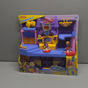 Fisher-Price Imaginext DC Super Friends Toy Batgirl Hero Hideout Playset with 2 Figures & 5 Accessories for Pretend Play Kids Ages 3+ Years