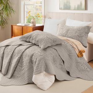 Lady Ann Oversized King Bedspread 128x120, Leaves Pattern Stitching Printed Quilt Set Soft & Lightweight Linen Feel Quilted Coverlet, 3 Pcs Extra Large Botanical Bedding Sets, Oversized Cali King