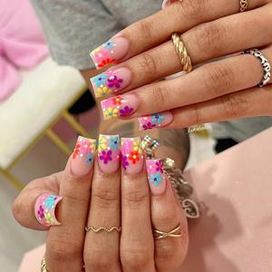 Flower Press on Nails Short Square Shaped Fake Nails with Colorful Floral Designs Full Cover Summer Press on Nails Glossy False Nail Acrylic Stick on Nail for Women Nail Art DIY 24 Pcs