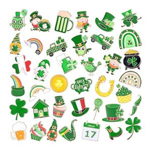 Giegxin 40 Pcs St. Patrick's Day Enamel Pins Bulk Clover Shamrock Brooches Coins Green Beer Hat Horseshoe Backpack Pins St. Patricks Day Gifts Accessories