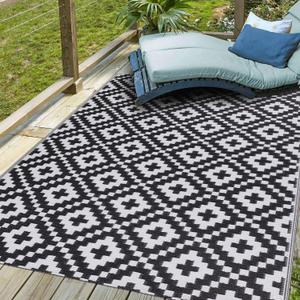 9' x 12' Plastic Straw Outdoor Patio & RV Rug - Large Floor Mat for Outdoors, RV, Patio, Backyard, Deck, Picnic, Beach, Trailer, Camping - Black & White Diamond