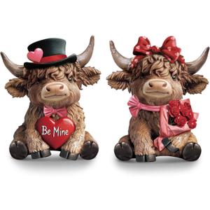 Karenhi 2 Pcs Valentine's Day Gift Highland Cow Figurines, Love Heart Rose Highland Cow Gnomes Scottish Resin Statue Calf Lovers Romantic Gifts for Home Kitchen Office Tiered Tray Table Decor