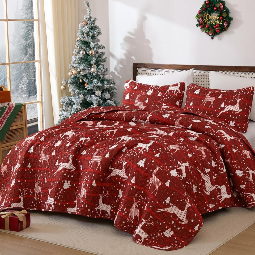 Dinjoy Christmas Quilt King Size with 2 Pillow Shams, Lightweight Bedspread Holiday Red Soft Coverlet Reindeer Pattern Bedspread for All Seasons Bed Cover Home Decor