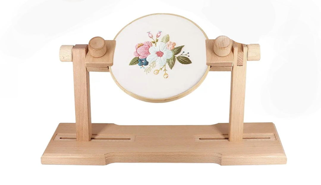 Adjustable Embroidery Hoop Stand Wooden Embroidery Hoop Holder for Beginners.