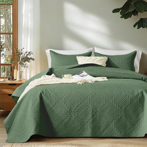 FLYMME Twin Quilt Bedding Set, Olive Green Ultra Soft Lightweight Microfiber Bedspreads,Vintage Olive Leaf Design Bedspread Bed Coverlet 2 Pieces for All-Season (1 Quilt,1 Shams) (Twin(68"x88"))