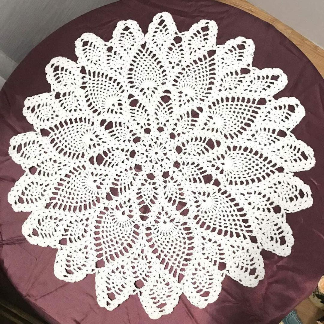 White Handmade Crochet Cotton Table Cloth Lace Doilies Round Lace Tablecloths 20 Inches.