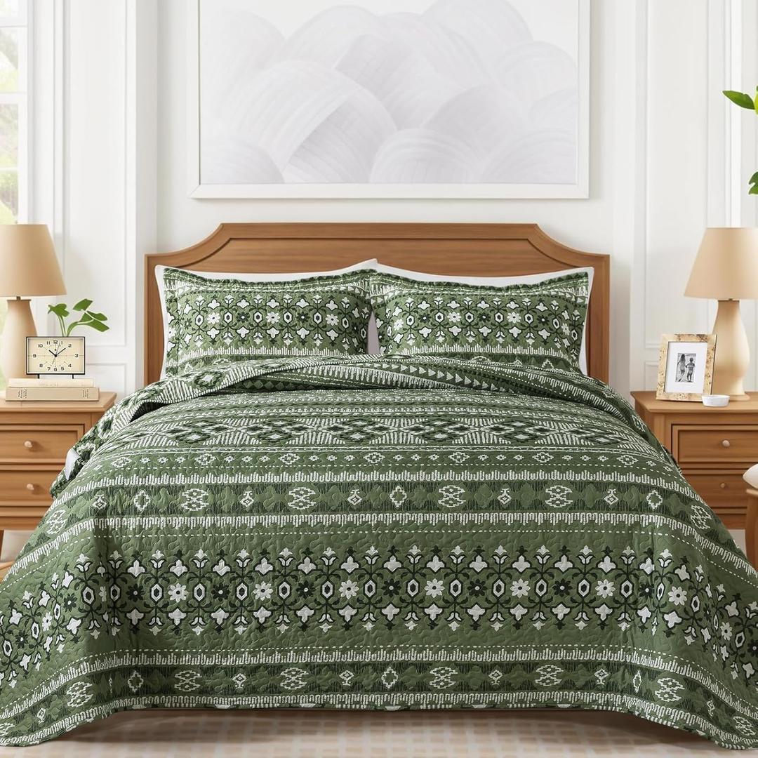 VAPUTAR Boho Quilts King Size, Stripe Reversible King Quilt Set, Lightweight All-Season Coverlet & Boho Bedspread- 3 Piece/Green (King (98"  106"))