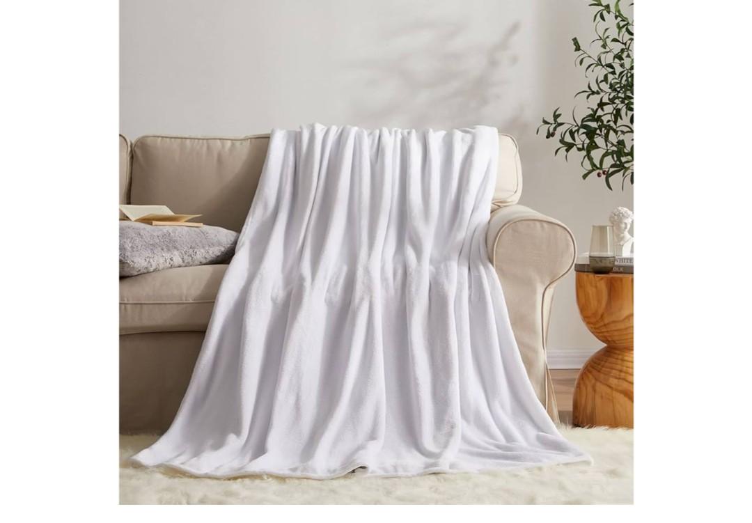 KMUSET Fleece Blanket Twin Size White Lightweight Throw Blanket Super Soft Cozy Microfiber Blanket