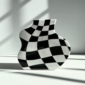 BUICCE Modern Black and White Checkered Ceramic Flower Vase, Cute Small Decotive Dandelion Vase for Centerpieces Farmhouse Home Minimalist Decor.