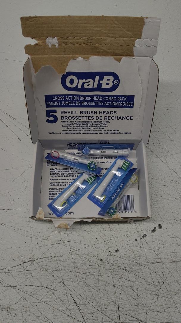 Oral-B CrossAction Electric Toothbrush Replacement Brush Heads, Black, 4 Count + 1 Sensitive White